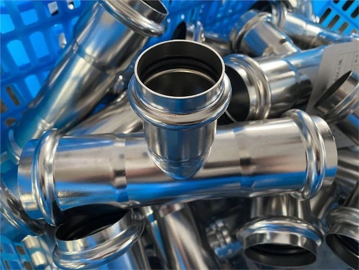 Stainless steel press tee fitting